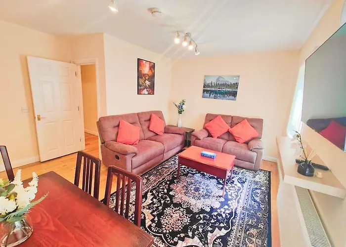 2 Bed Flat,Sleeps 4,Wifi,Near Cabot Circus,Bri 1Mi