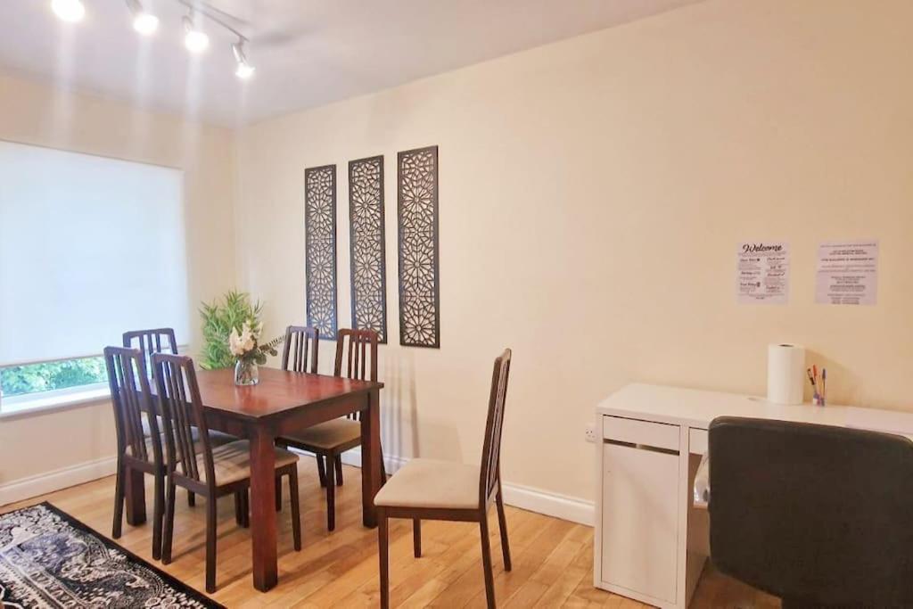 Leilighet 2 Bed Flat,sleeps 4,wifi,near Cabot Circus,bri 1mi *